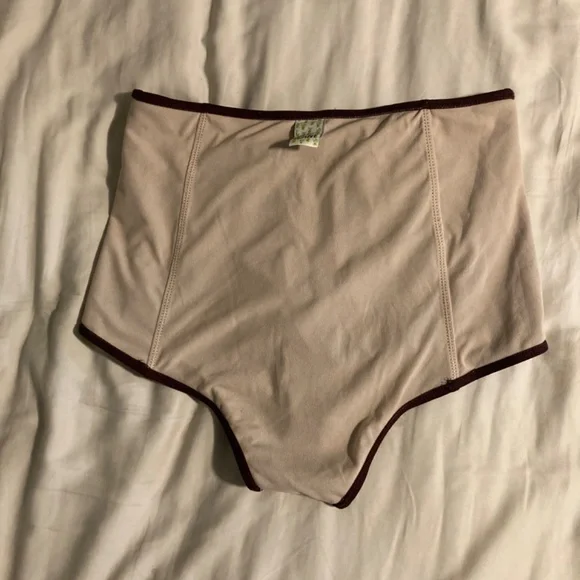 Kortni Jeane High Waisted Ruffle Bottoms - Picture 5 of 5